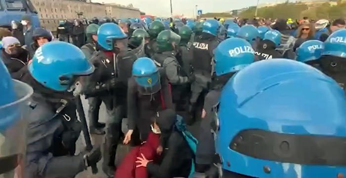 porto trieste scontri