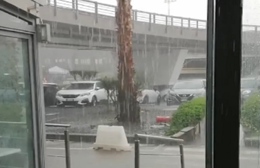 Catania, acqua sulla pista e dentro l’aeroporto: notevoli disagi, ma voli regolari
