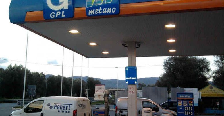 distributore gpl metano