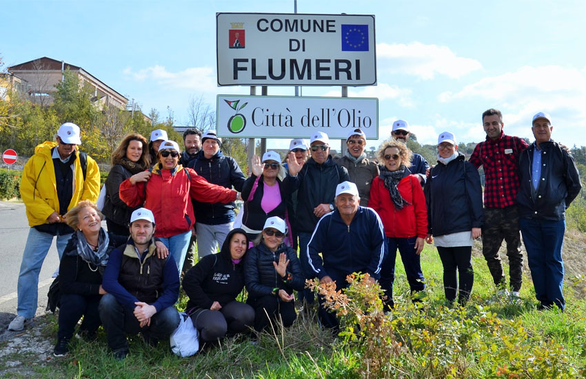 Una camminata fra gli olivi in 140 città italiane: un viaggio lento ma saporito