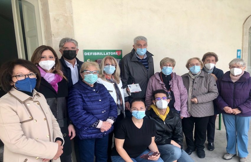 Ragusa, la Fidapa dona un defibrillatore al Centro Culturale Commerciale