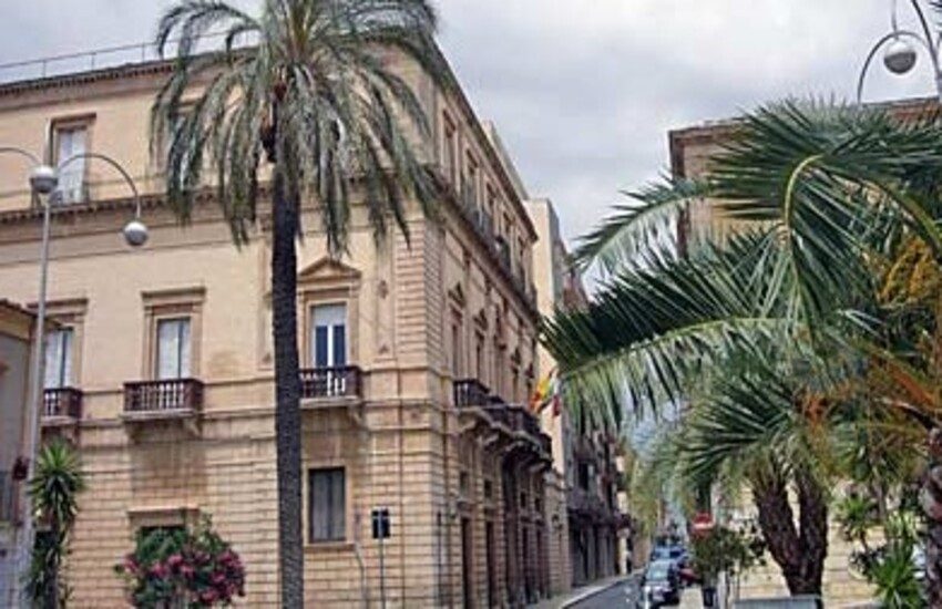 Appello dell’Unione Italiana Ciechi e Ipovedenti di Ragusa ai candidati sindaci di Vittoria: “Prendete l’impegno di assumere a Palazzo Iacono un centralinista con disabilità visiva”