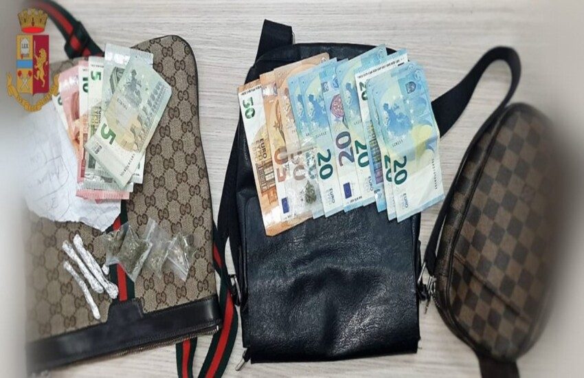 Sant’Antimo, poliziotti si fingono acquirenti di droga. Due fratelli spacciatori cadono nella trappola