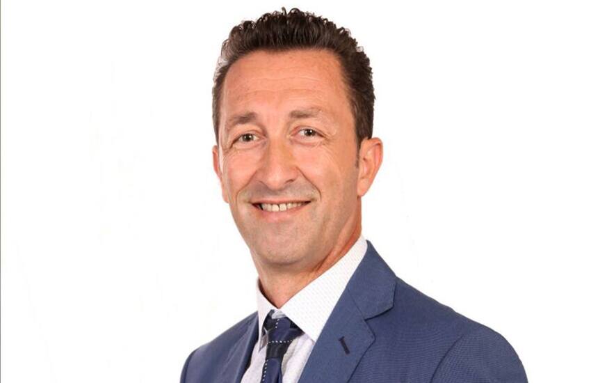 Vigilanti impediscono l’ingresso a 2 deputati all’Assemblea regionale siciliana. Tancredi chiama il 112 e denuncia