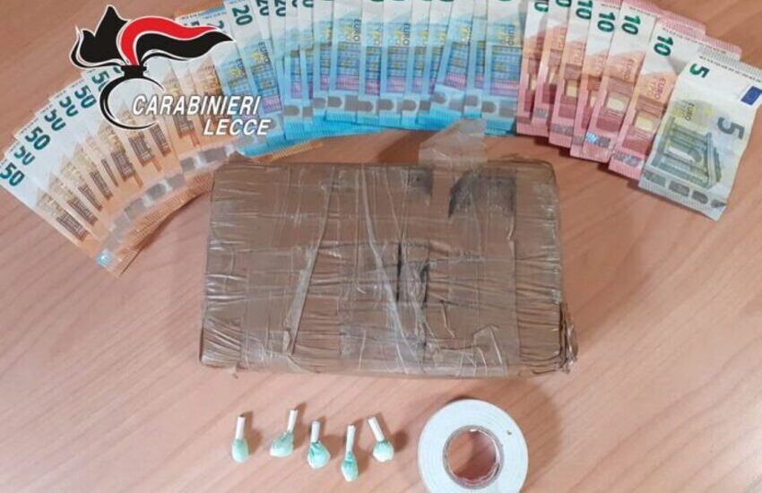 In auto oltre un chilo di cocaina, altra droga in casa. Arrestato per spaccio 46enne