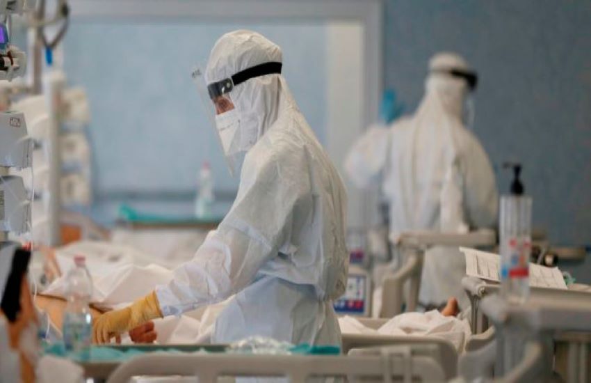 Primo caso Omicron a Caserta: “ha funzionato il vaccino”. 2 classi in isolamento