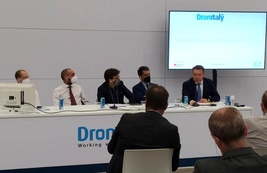 Dronitaly: a Bologna l’assessore De Martin interviene al convegno “Ruolo dei droni nei nuovi modelli di città”