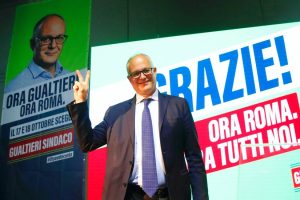 Roberto Gualtieri, nuovo sindaco di Roma. I risultati del ballottaggio e la festa del centrosinistra