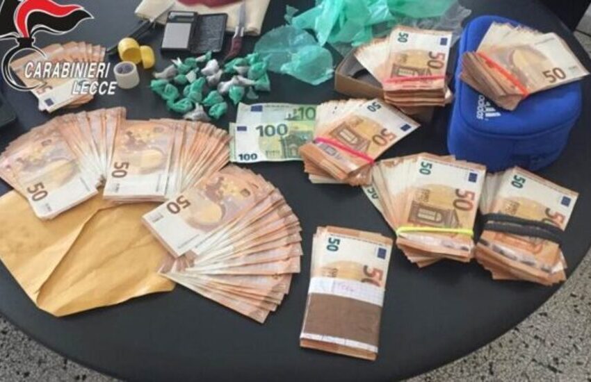 In casa eroina e 31mila euro in contanti, arrestato per spaccio 55enne