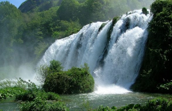Terni: immergersi nella cascata delle Marmore (nel contesto di un museo)