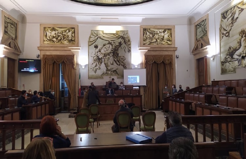 Consiglio comunale Catania, ultima seduta del 2022 oggi alle ore 19