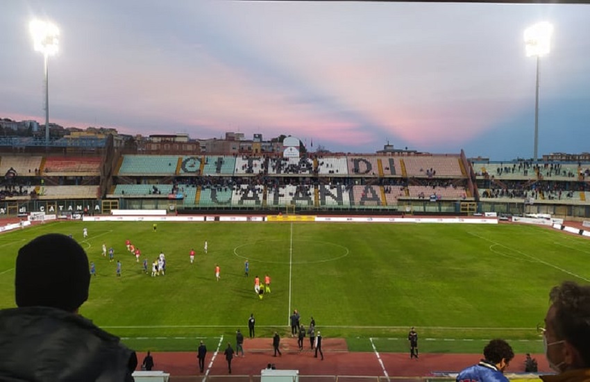 Catania, sfortuna e ingenuità: al Massimino il Foggia passa per 1-2