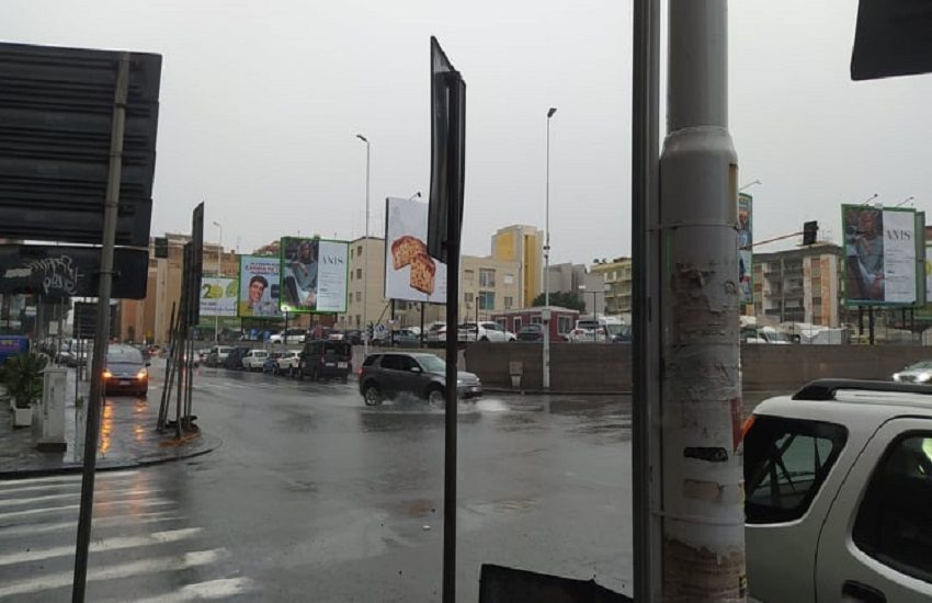 Maltempo, a Catania molte chiamate ai Vigili del Fuoco per auto bloccate dall’acqua: ecco le situazioni più gravi