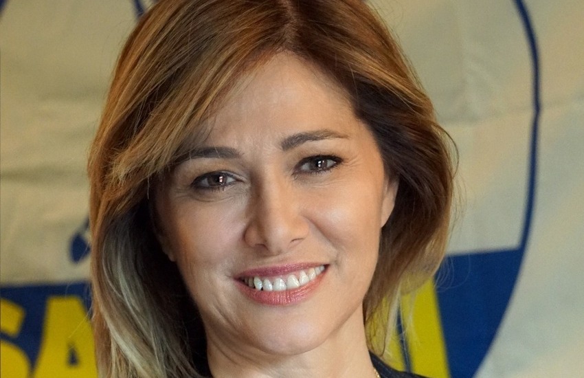 Francesca Donato si candida a sindaco di Palermo. E’ la prima a scendere in campo. Ecco il suo messaggio