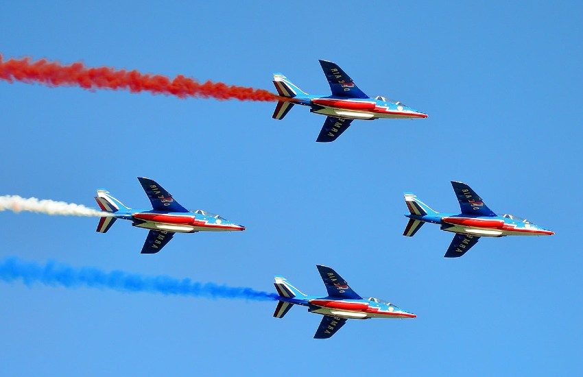 Il mistero, presto svelato, dei passaggi della pattuglia acrobatica francese sui cieli pontini