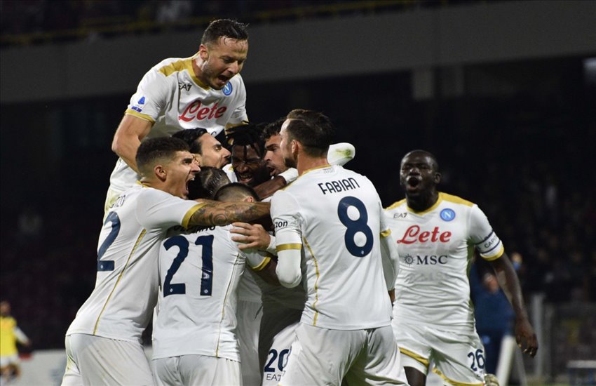 Salernitana-Napoli 0-1, Zielinski tinge d’azzurro il derby campano