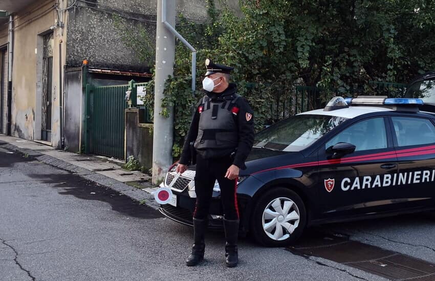 Giarre, controlli del territorio, beccato 77enne positivo in piazza San Francesco e arrestati due rapinatori