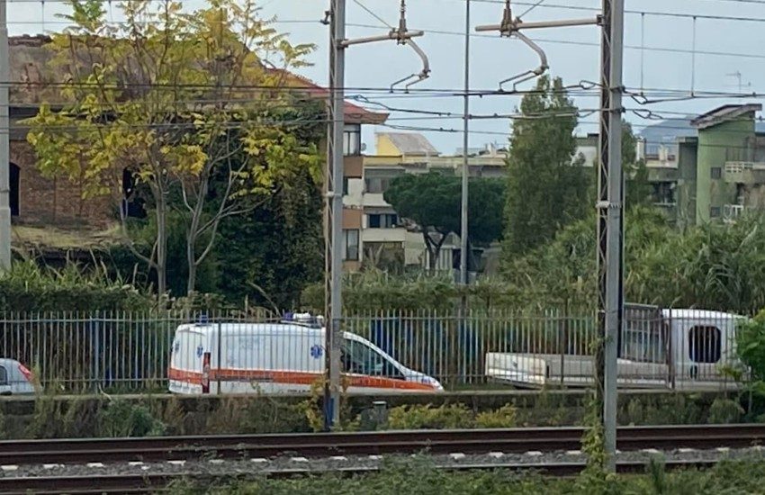 Peschiera del Garda, è giallo sul cadavere di una donna 49enne trovata in un fossato