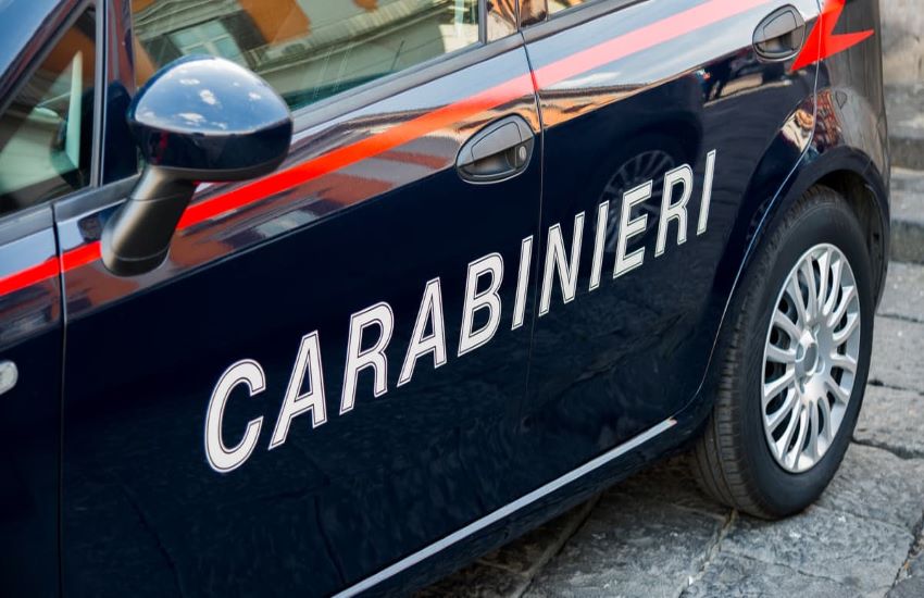 Belpasso, donna di 80 anni trovata senza vita in casa: Carabinieri sul posto, indagini in corso