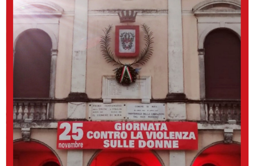 La Tenenza di Ercolano dei carabinieri si accende d’arancione: “Una stanza tutta per sé” dedicata alle donne vittime di violenza