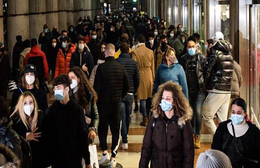 Milano, multe salate per chi non indosserà la mascherina all’aperto