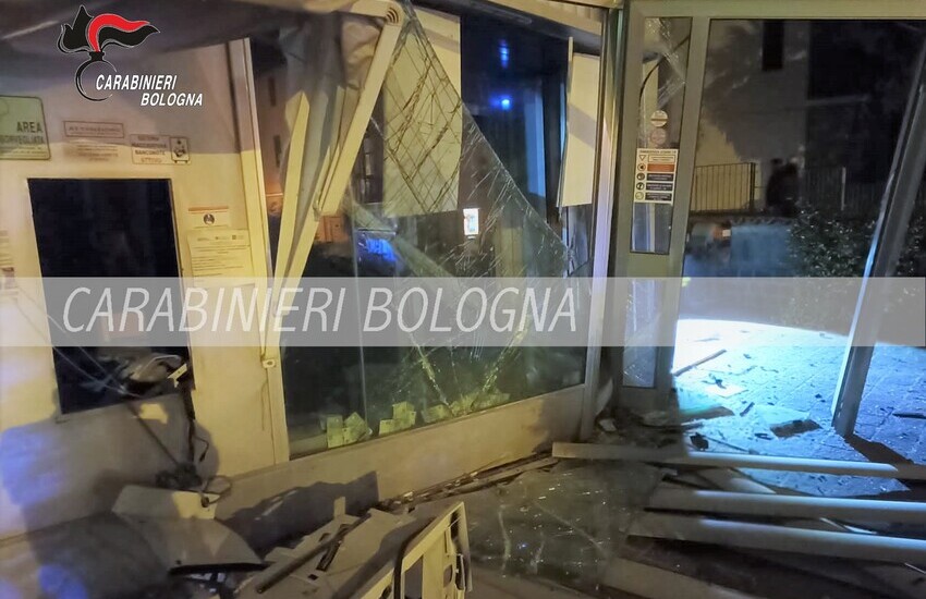 Esplosione nella notte a Ponticelli frazione di Imola