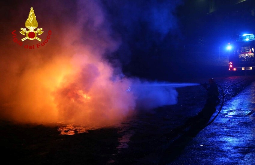 Incendio a Condove: a fuoco un’auto in via Magnoletto