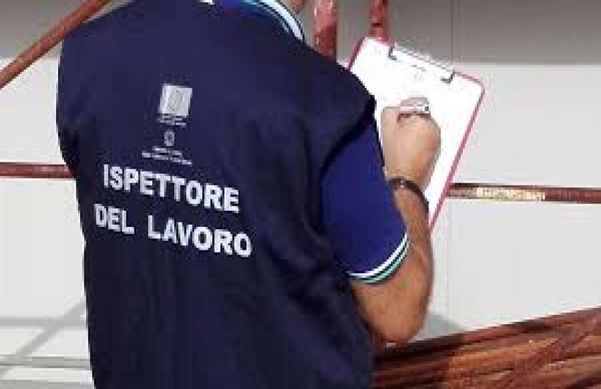 Sicurezza sul lavoro, controlli a tappeto dei carabinieri presso gli esercizi commerciali di Casavatore: multe per oltre 40.000 euro