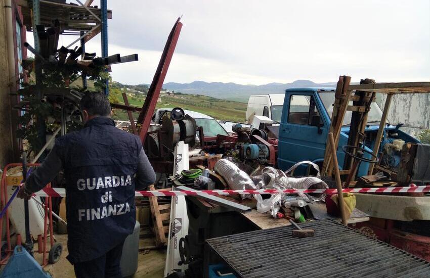 Gdf Trapani, sequestrata discarica abusiva a cielo aperto. Denunciato il proprietario del terreno