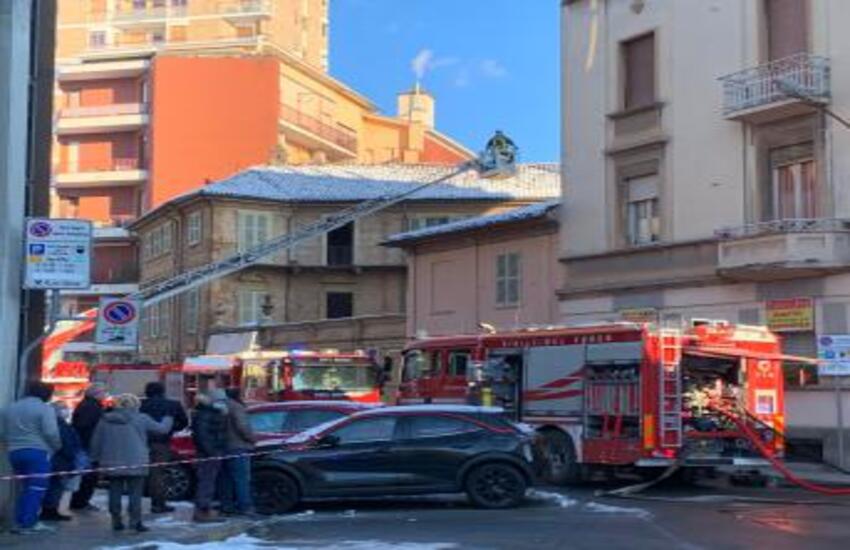 Alessandria: incendio in un’abitazione – una persona deceduta e una in ospedale