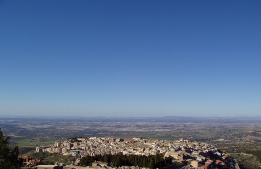 NUOVI FURTI A CHIARAMONTE. IL SINDACO CHIEDE MISURE STRAORDINARIE