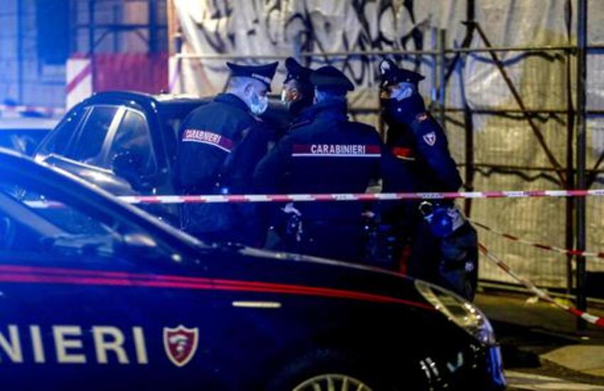 Milano: Morto 83enne accoltellato alla gola dal figlio