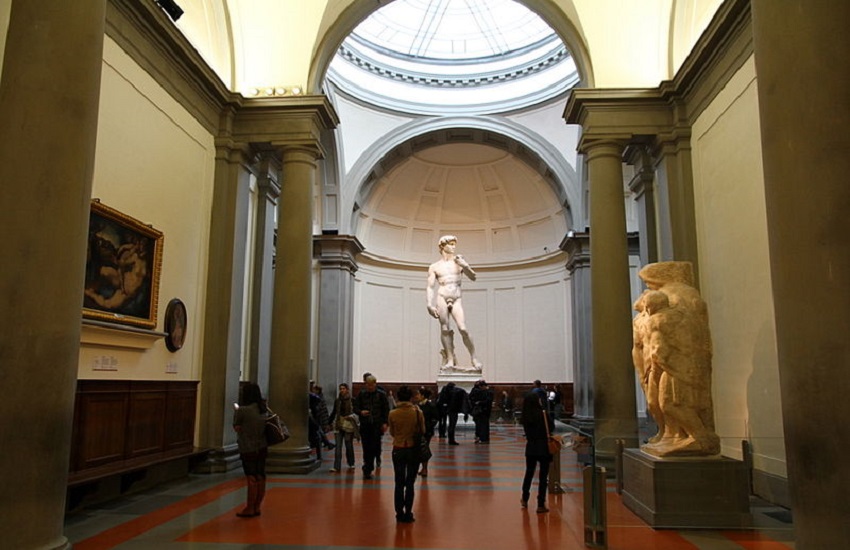 9 busti in bronzo di Michelangelo in un’unica sede
