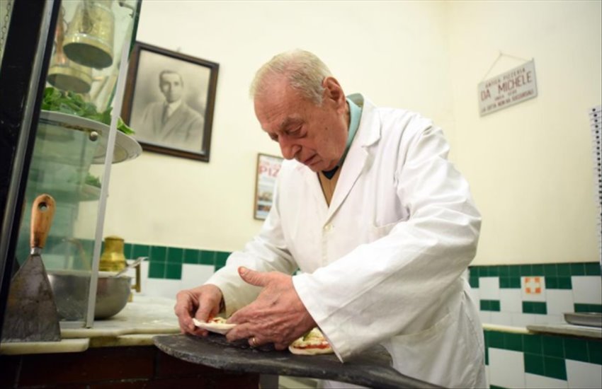 Addio ad Antonio Condurro, maestro pizzaiolo e fondatore dell’Antica Pizzeria “Da Michele” a Forcella
