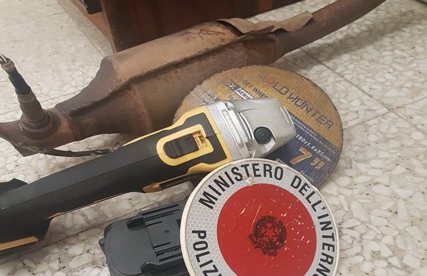 Acireale, presi due ladri di marmitte catalitiche