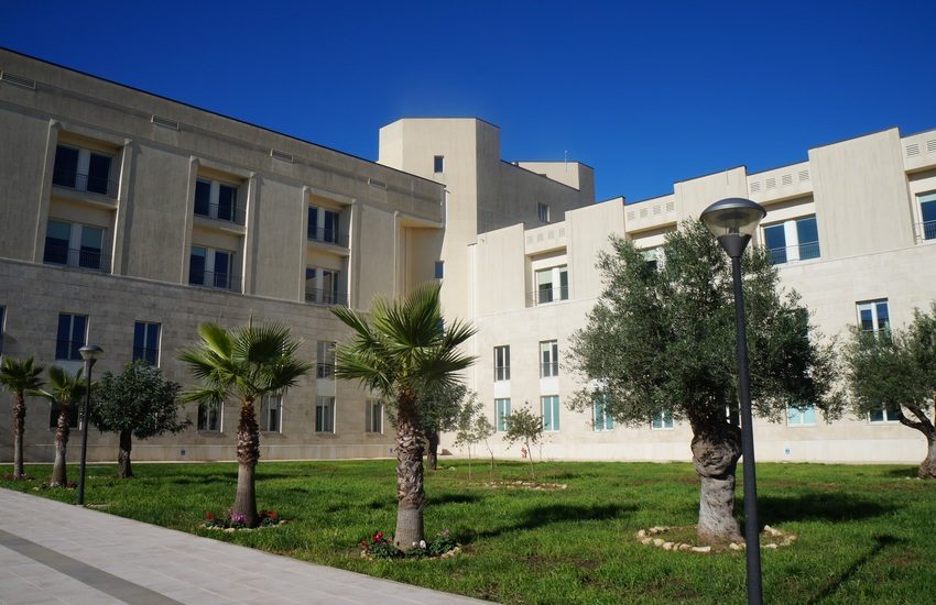 Lettera a cuore aperto di Donata e Saro Distefano all’ASP di Ragusa: “I nostri genitori curati con farmaci e professionalità, accuditi con amorevolezza e affetto”