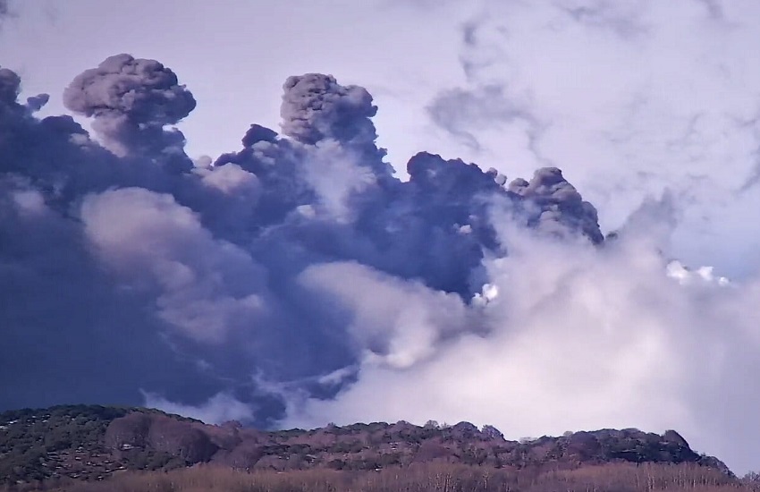 Etna, prosegue attività effusiva intorno ai 2mila metri dalle bocche che si sono aperte il 29 maggio