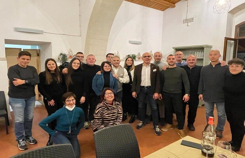 TRADIZIONALE CENA PER LO SCAMBIO DI AUGURI IN CASA CSEN RAGUSA. E’ STATO ANCHE TRACCIATO UN QUADRO SULL’ATTIVITA’ SVOLTA NEL CORSO DELL’ANNO 2021