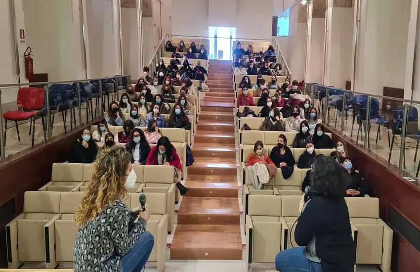 Modica. La tratta nigeriana e il fenomeno delle vittime e schiave dello sfruttamento sessuale al centro di “The journey over the sea”, il docufilm prodotto e realizzato da Proxima