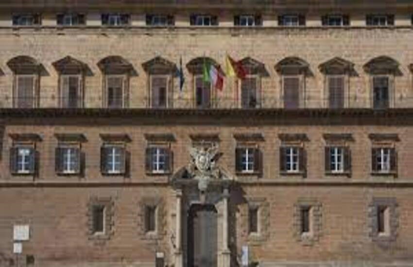 Sicilia, ai deputati Ars 12,5 mila euro mese, il M5s ha proposto il taglio del 50%: “Si valuti Ddl in fretta”