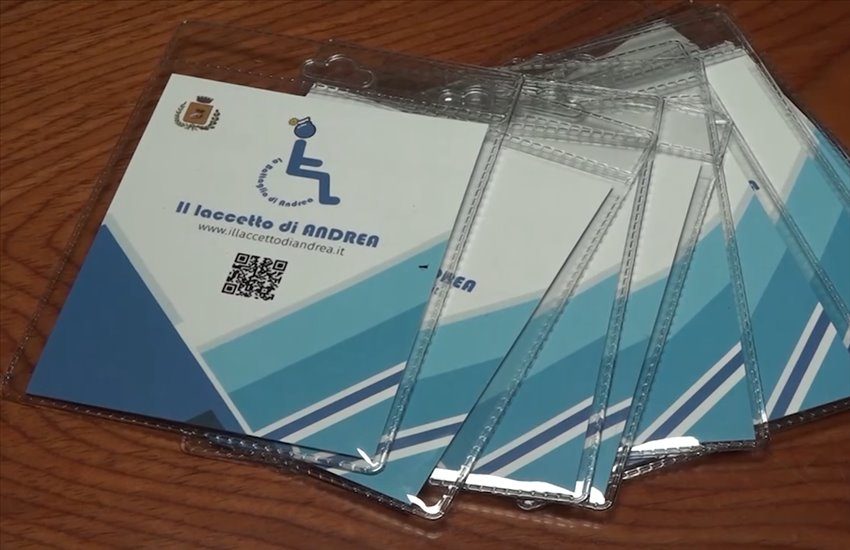 Presentato il “Laccetto di Andrea” alla biblioteca comunale di Afragola, così si dà voce ai diritti dei disabili