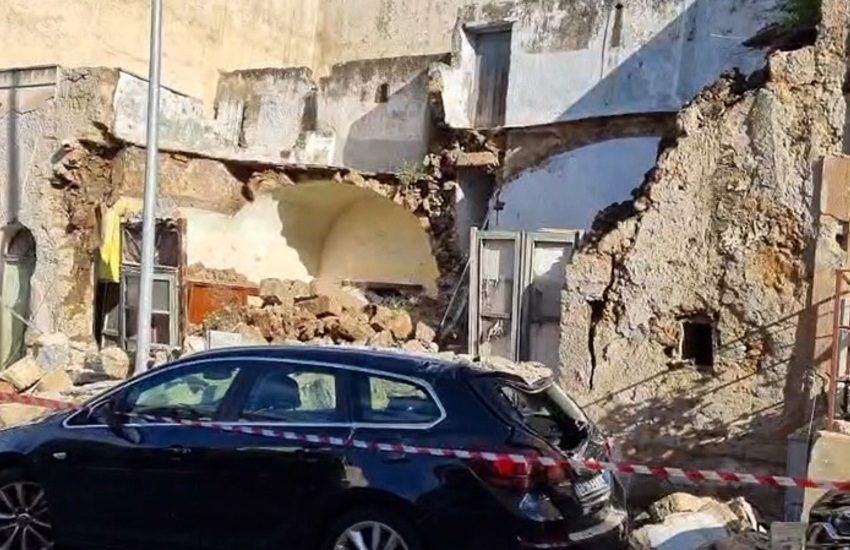 Terrasini, tragedia sfiorata, crolla una palazzina a pochi metri dall’ufficio postale
