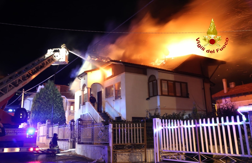 Condove: casa in fiamme (allegate le foto)