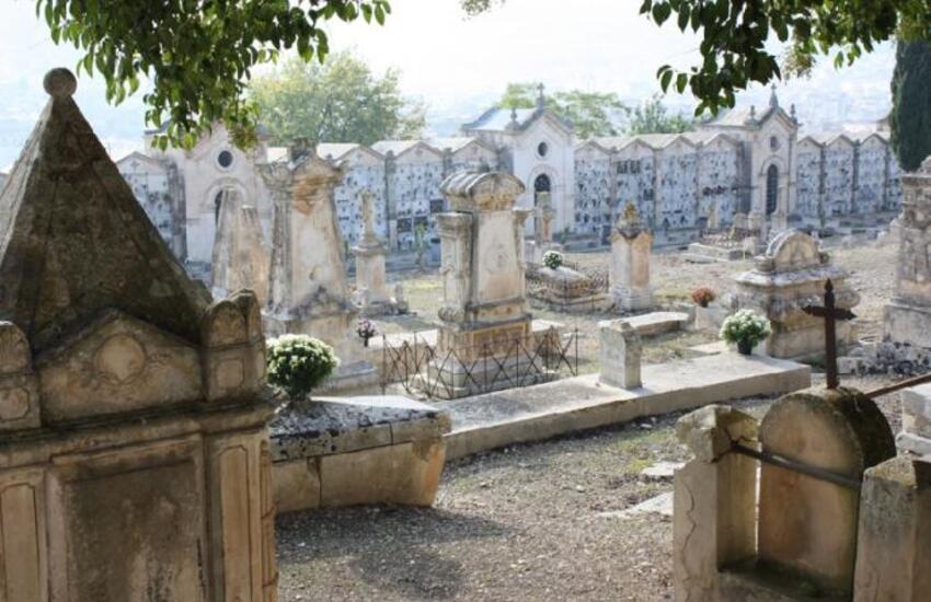 Scicli: avviso esumazione delle salme inumate nei reparti 17 e 18 del Cimitero Cittadino. L’elenco con i nomi delle salme che saranno estumulate