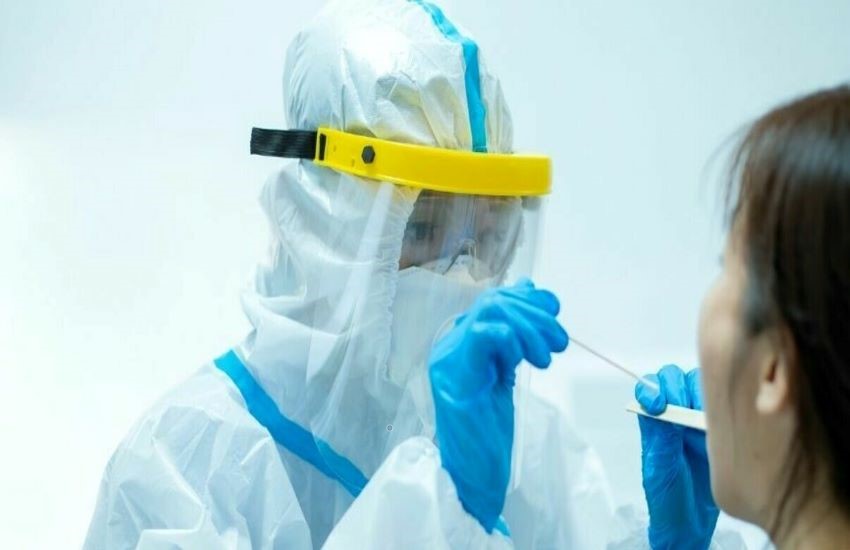 Francia, 100.000 contagi in 24 ore: mai così alti da inizio Pandemia