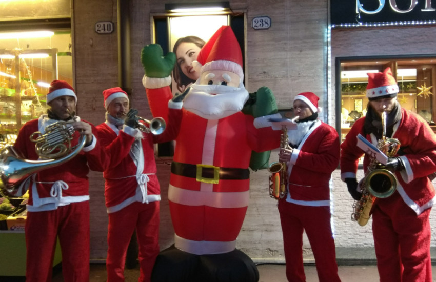 Montegrotto Terme, Santa Claus Street Band, coro natalizio e famiglie al museo