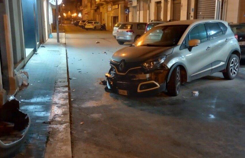 Grave incidente stradale nel centro di Vittoria: uomo in prognosi riservata