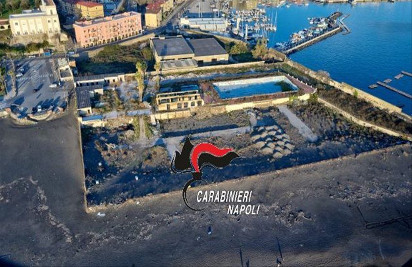 Torre Annunziata: la spiaggia di Totò trasformata in una discarica a cielo aperto (VIDEO)