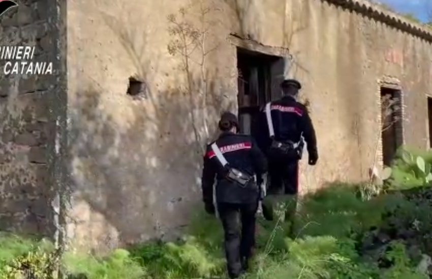 [VIDEO] Gravina di Catania, violenza sessuale di gruppo su 20enne gravinese, arrestate 4 persone – VIDEO