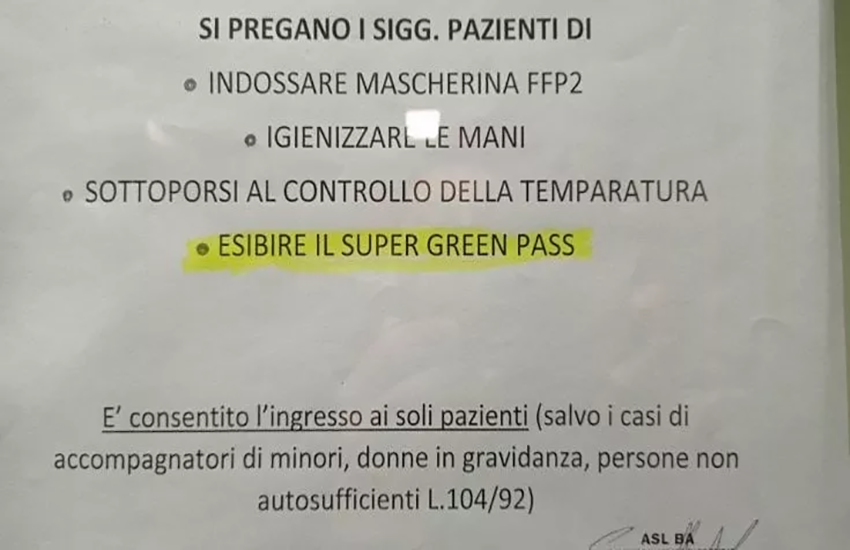 “Super green pass per accedere all’ospedale”, la furia dei no vax pugliesi: “lede il diritto alla salute”